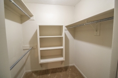 master closet hers