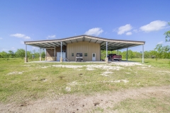barn 1
